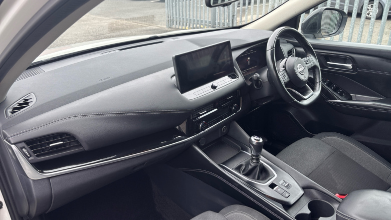 Nissan Qashqai 1.3 DiG-T MH N-Connecta 5dr Petrol Hatchback